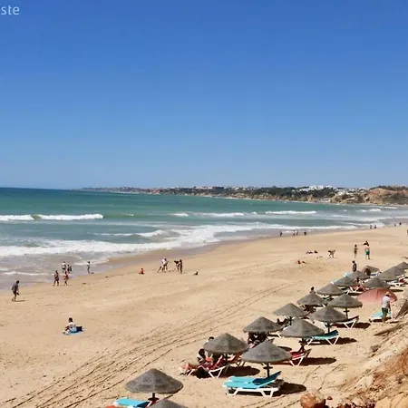 Praia Da Falesia אלבופיירה