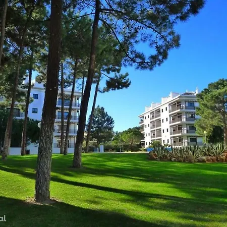 Praia Da Falesia אלבופיירה